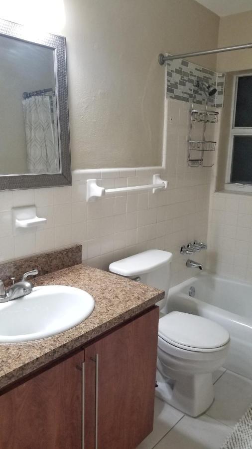 Glam 2 Bedroom Apartment Close To Nsu In Cooper City Eksteriør bilde